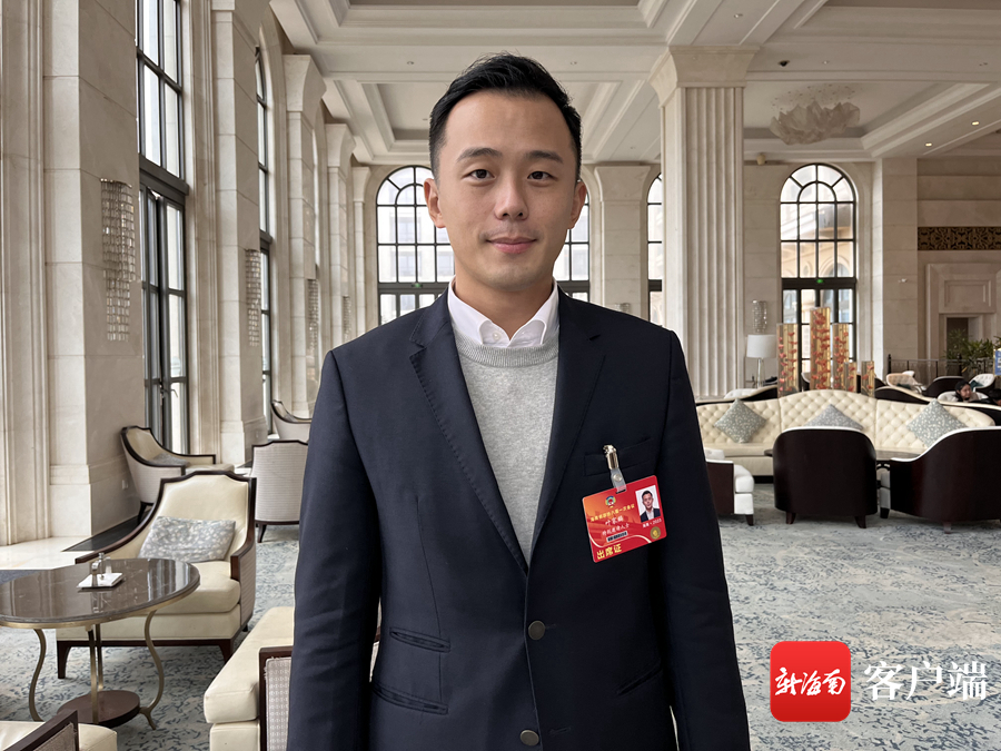 海南省政协委员,三亚市旅游推广局局长叶家麟.记者 丁文文 摄