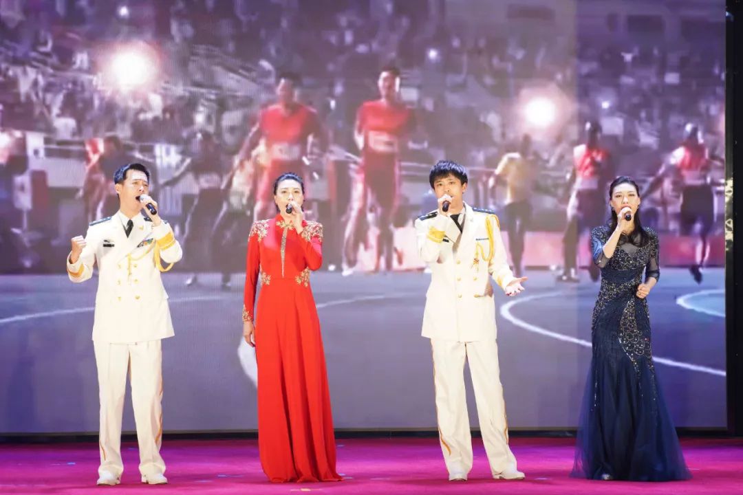 ▲歌曲《党旗飘扬的方向》