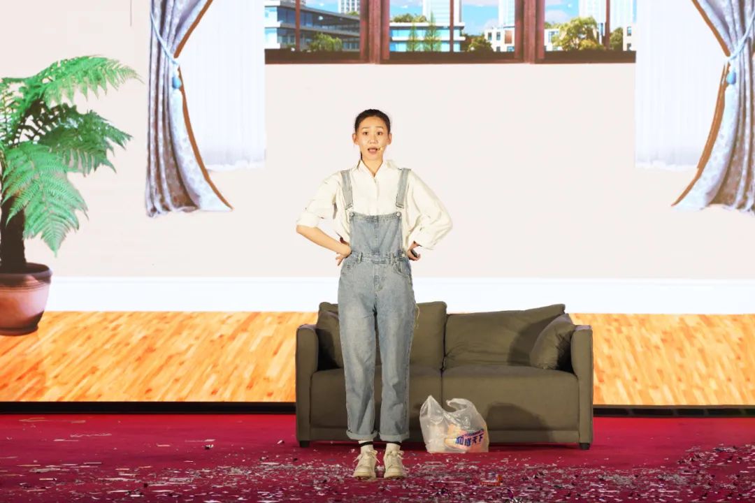 ▲舞台剧《爸爸的雪花》