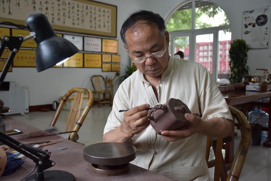 　　图|省级工艺美术大师吴志文