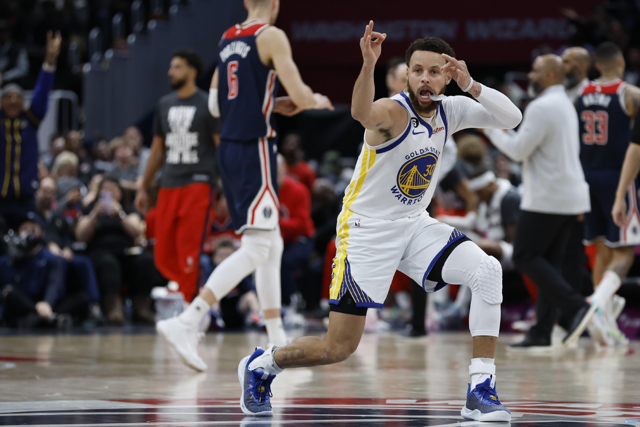 NBA直播镜头下的领袖风采与团队拼搏