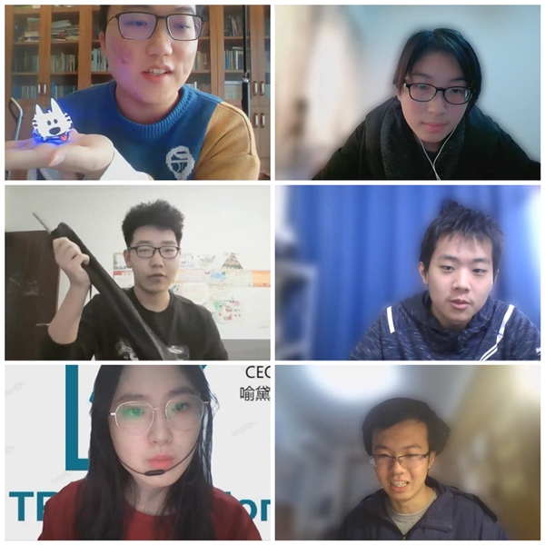 　　参与现场答辩的学生