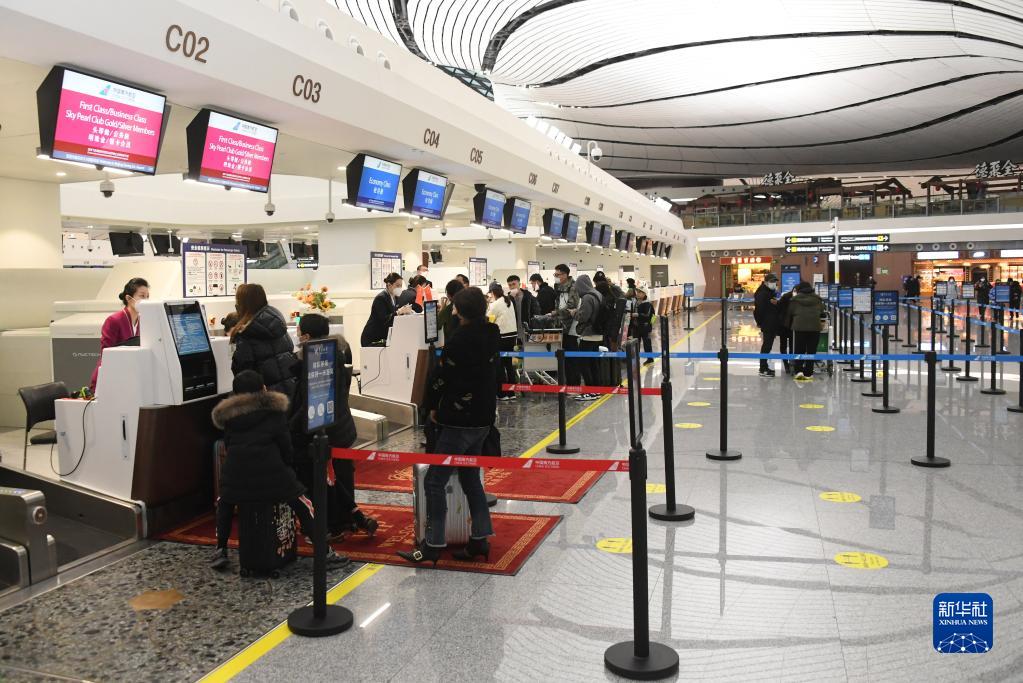 新华全媒 丨中国"新国门"全面复航拥抱世界|香港_新浪财经_新浪网