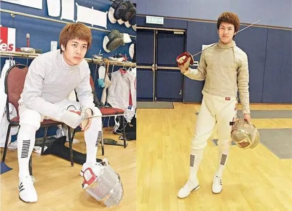 王嘉尔(右)和父亲王锐基.