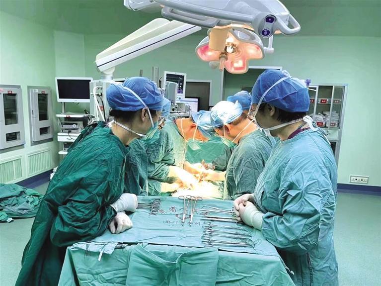 我省成功实施两例"同种异体肾移植"手术|手术_新浪财经_新浪网