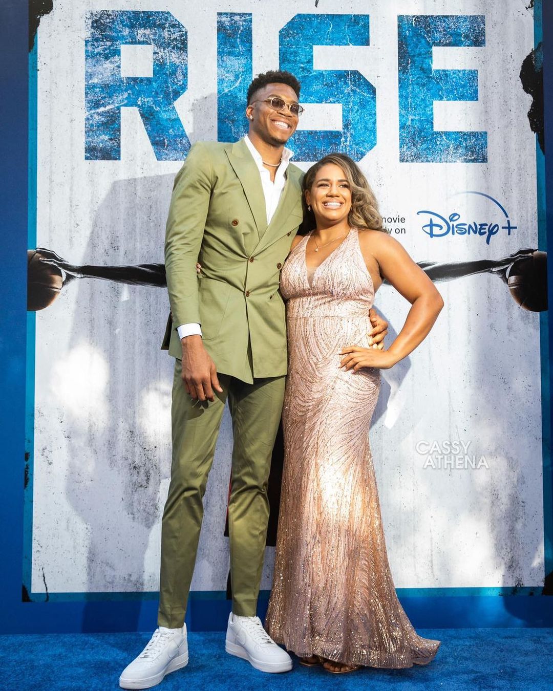 妻子晒外出美照 字母哥大尺度呼唤:????????️快来????????【爱哟网