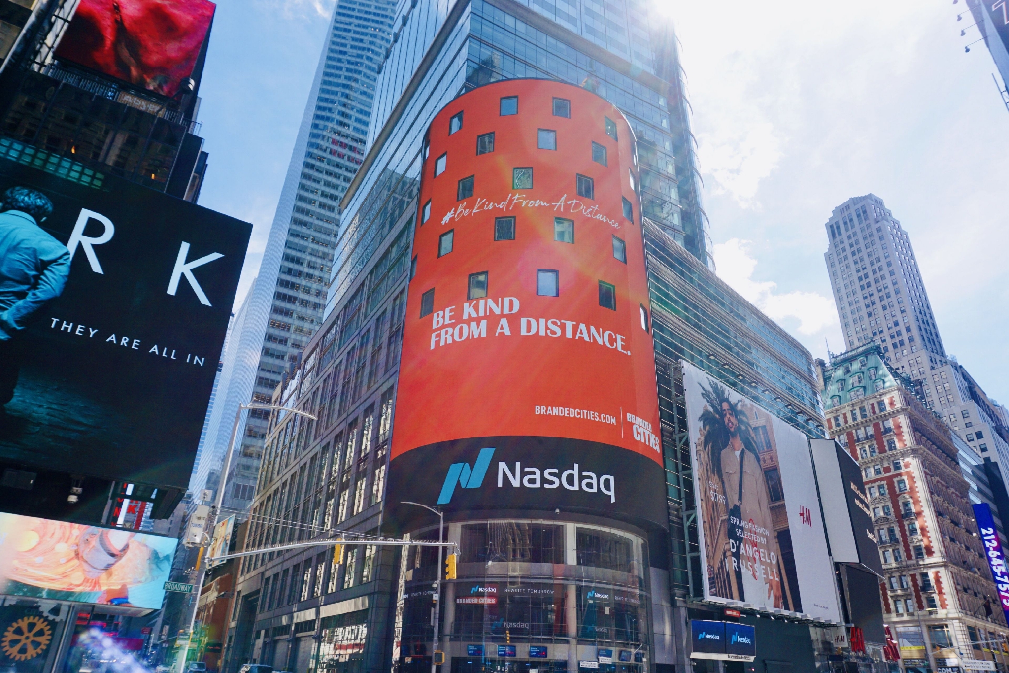 春晚首次亮相纳斯达克大屏!