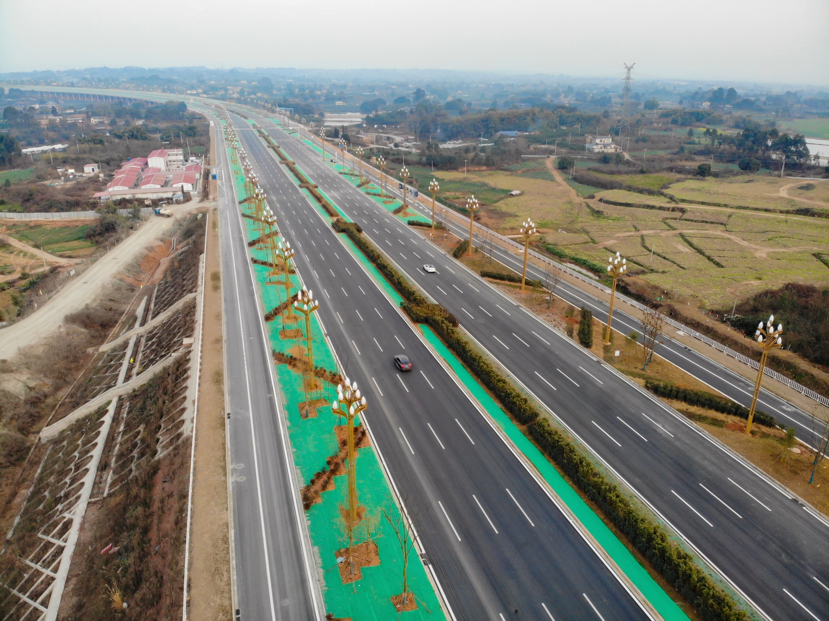 航拍天府大道眉山段.廖波/摄