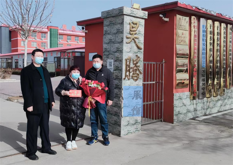 县委副书记周建红慰问市管拔尖人才贾茹