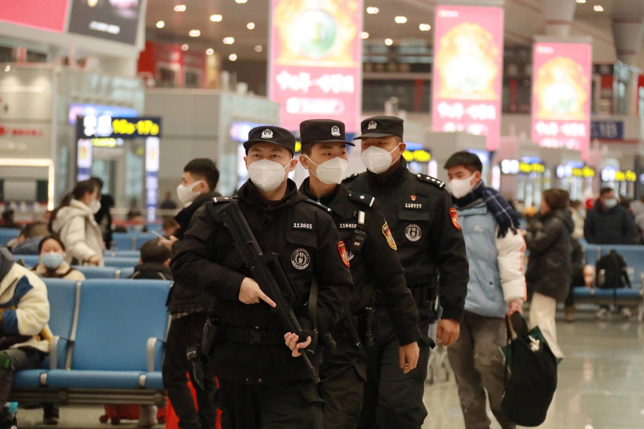 【新春走基层】贵阳北站 铁警青年守护温暖回家路_手机新浪网