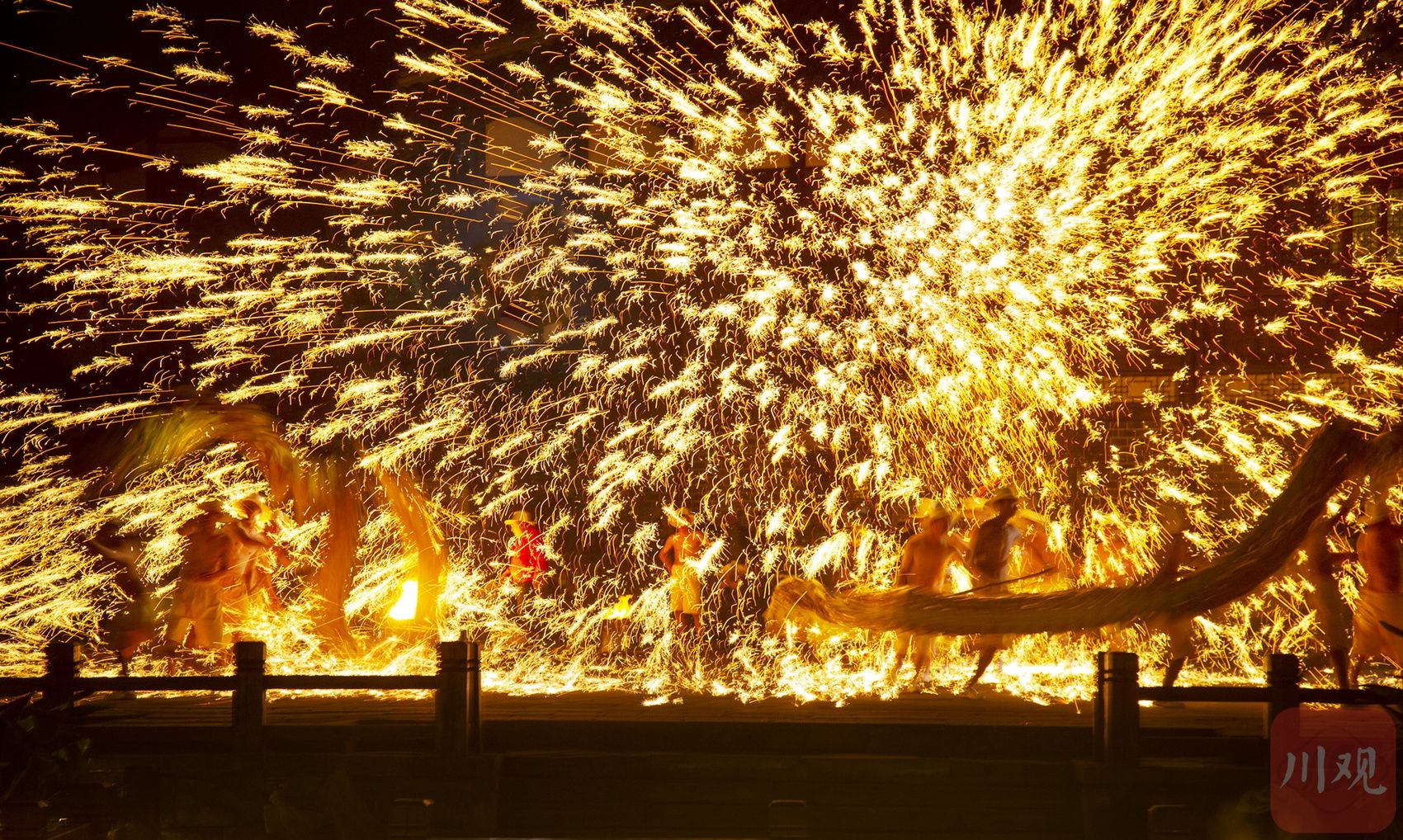 黄龙溪古镇"火龙灯舞"舞出红火年味|黄龙溪古镇_新浪财经_新浪网