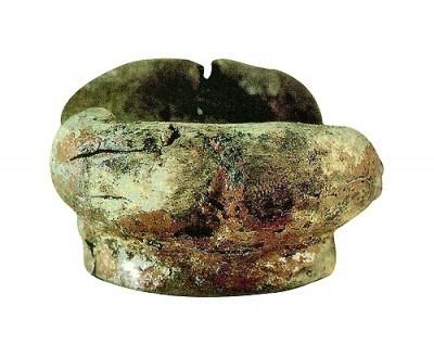 河姆渡文化朱漆碗,浙江省博物馆藏.资料图片