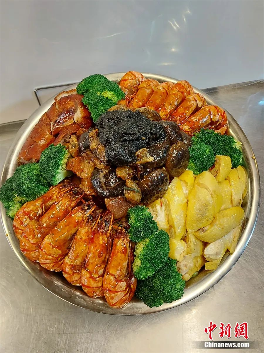 盆菜.受访者供图