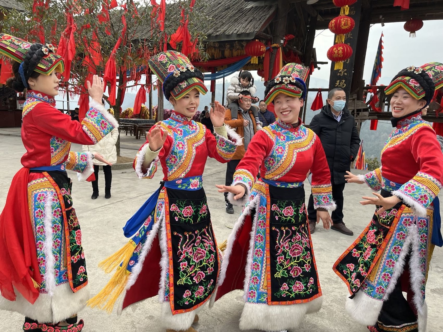 新春走基层丨北川石椅村:新春首场"转山会" 感兴趣的年轻人越来越多