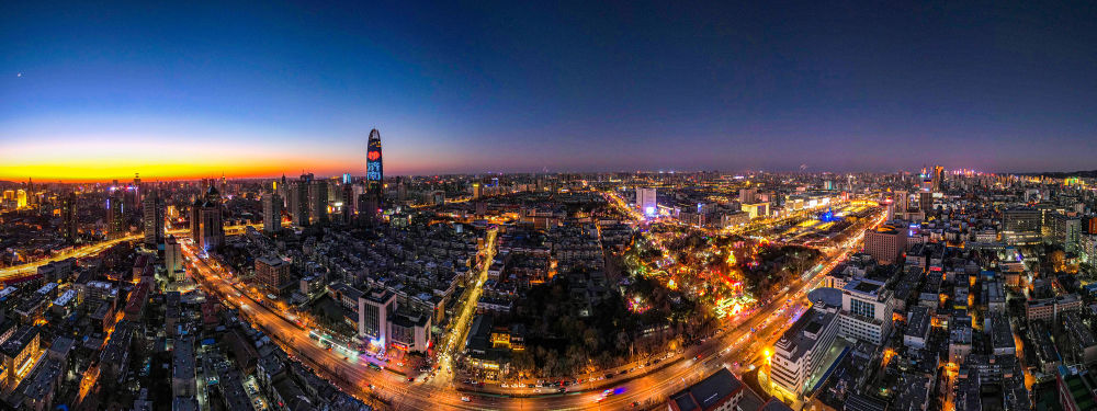 这是1月24日拍摄的济南夜景(无人机照片).新华社发(韩军 摄)