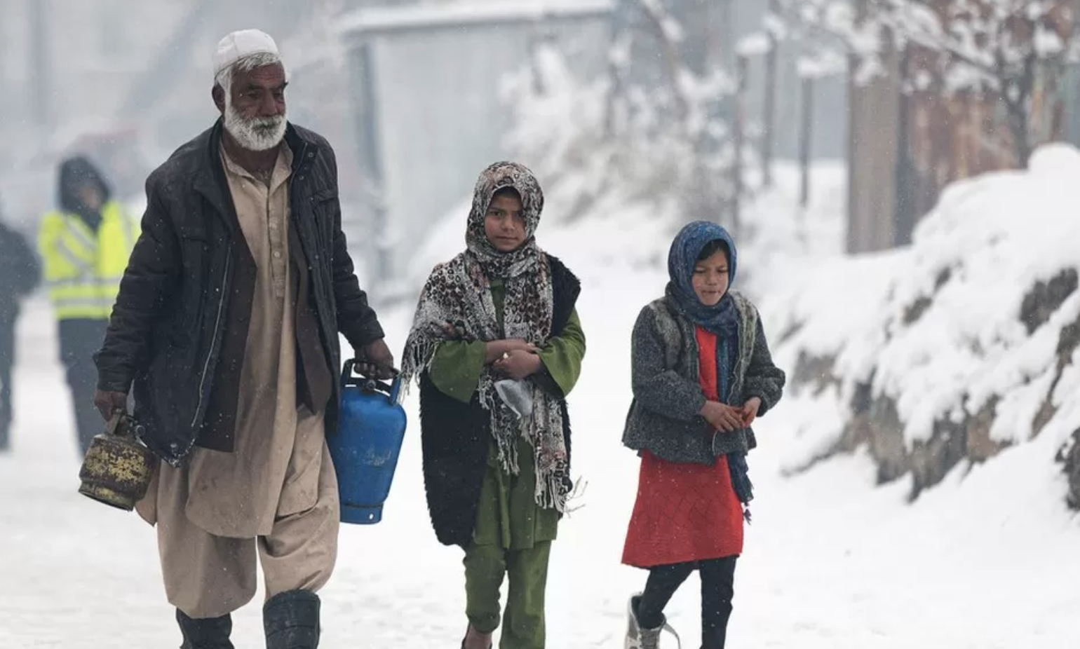 ↑阿富汗面临“十年最冷冬天”，至少有124人死亡