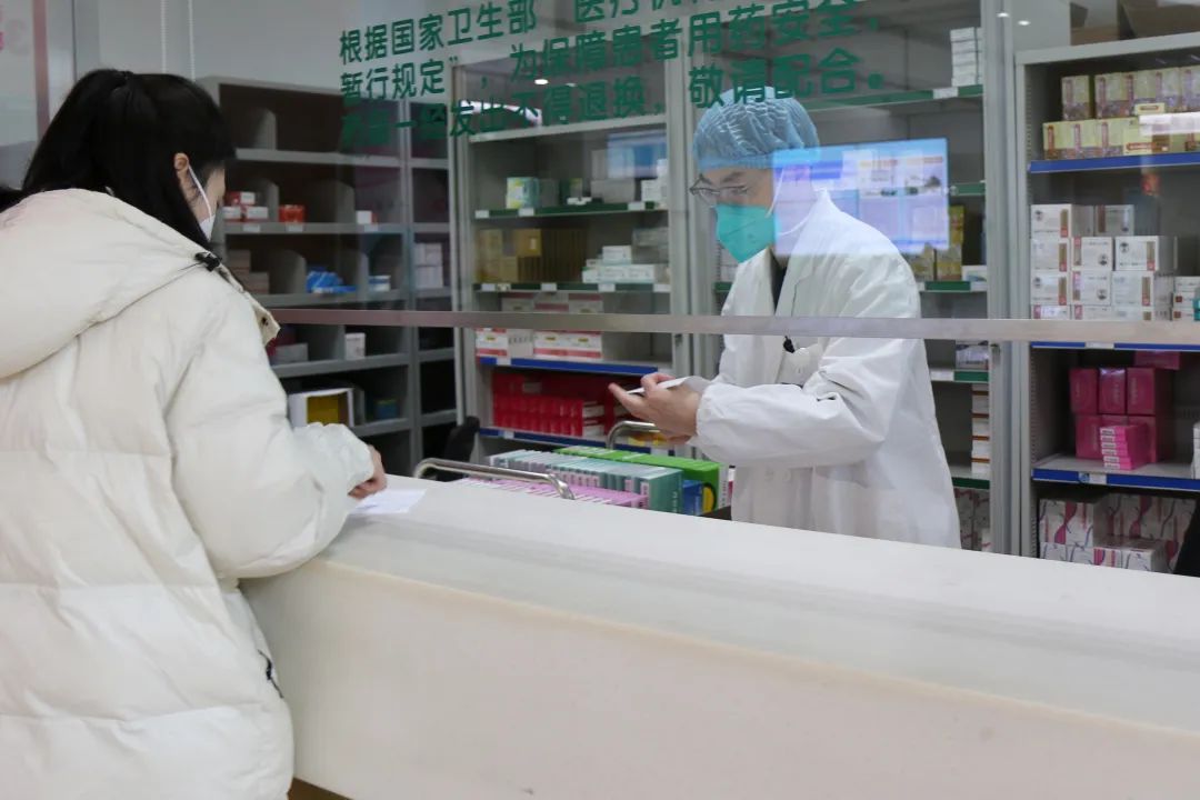 为患者发药