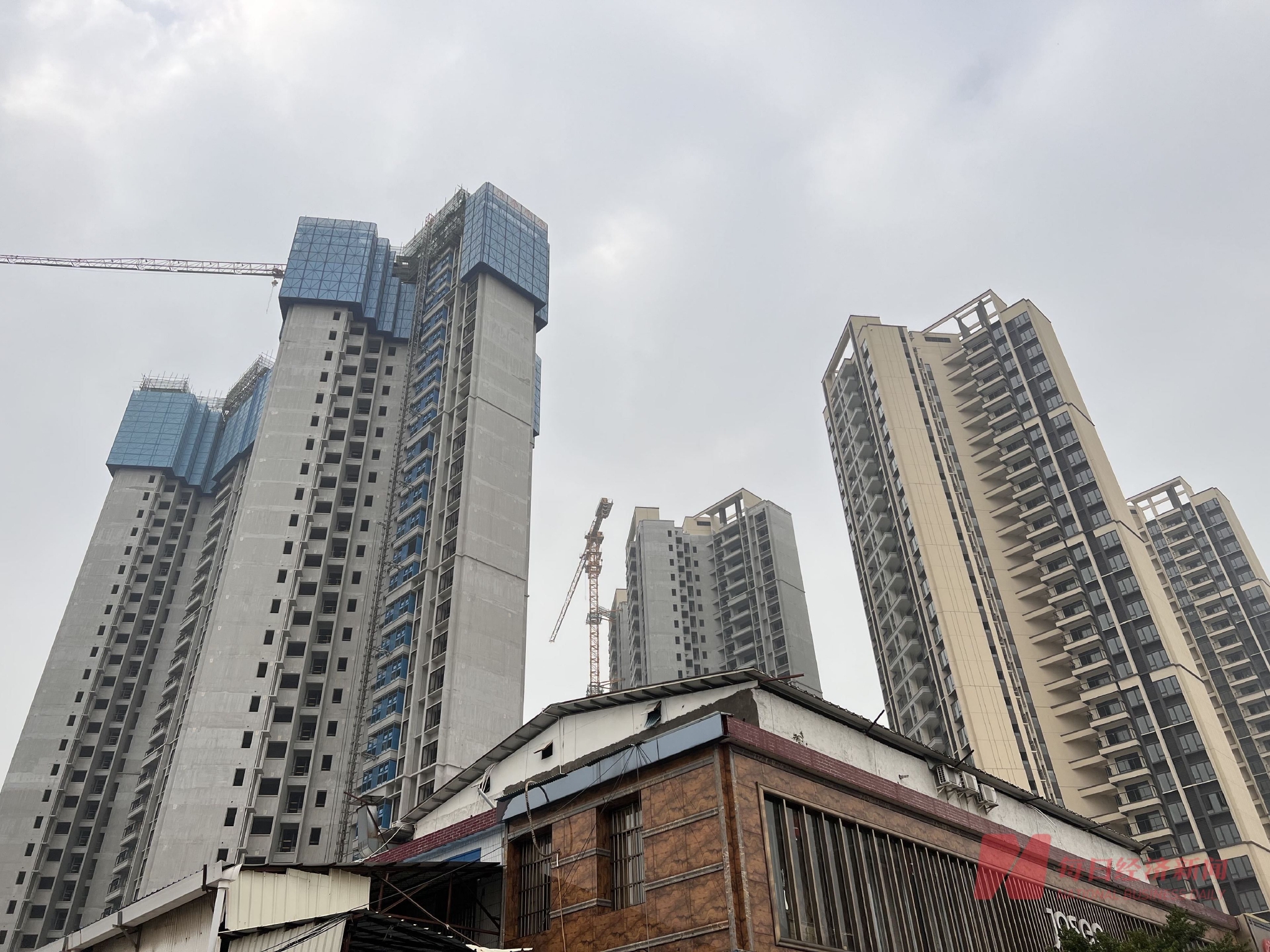 要时刻保证自己不被淘汰,"还没想过离开房地产行业"