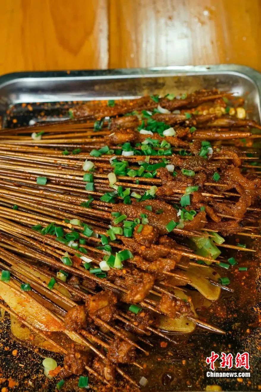 油炸串串.四川省文旅厅供图