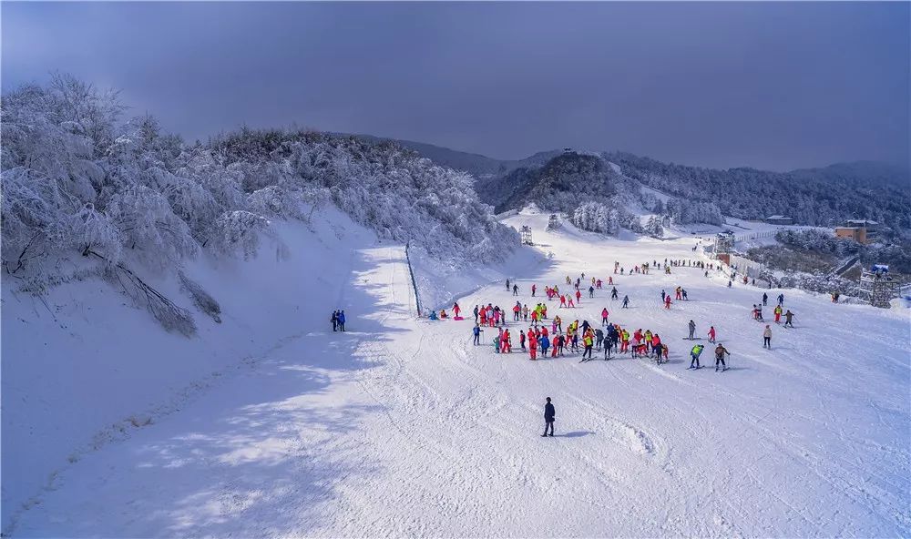 六盘水玉舍雪山滑雪场 姚咏/摄