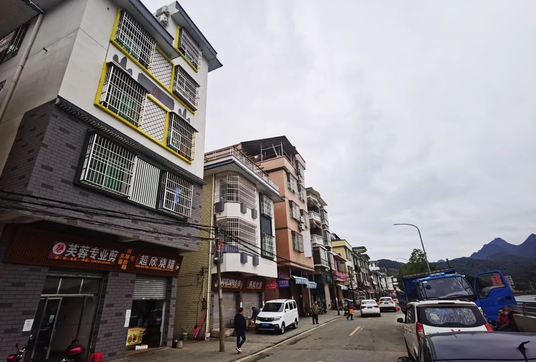 "春节期间,清远连州市保安镇村民聊得最多的话题之一,就是家乡近来"