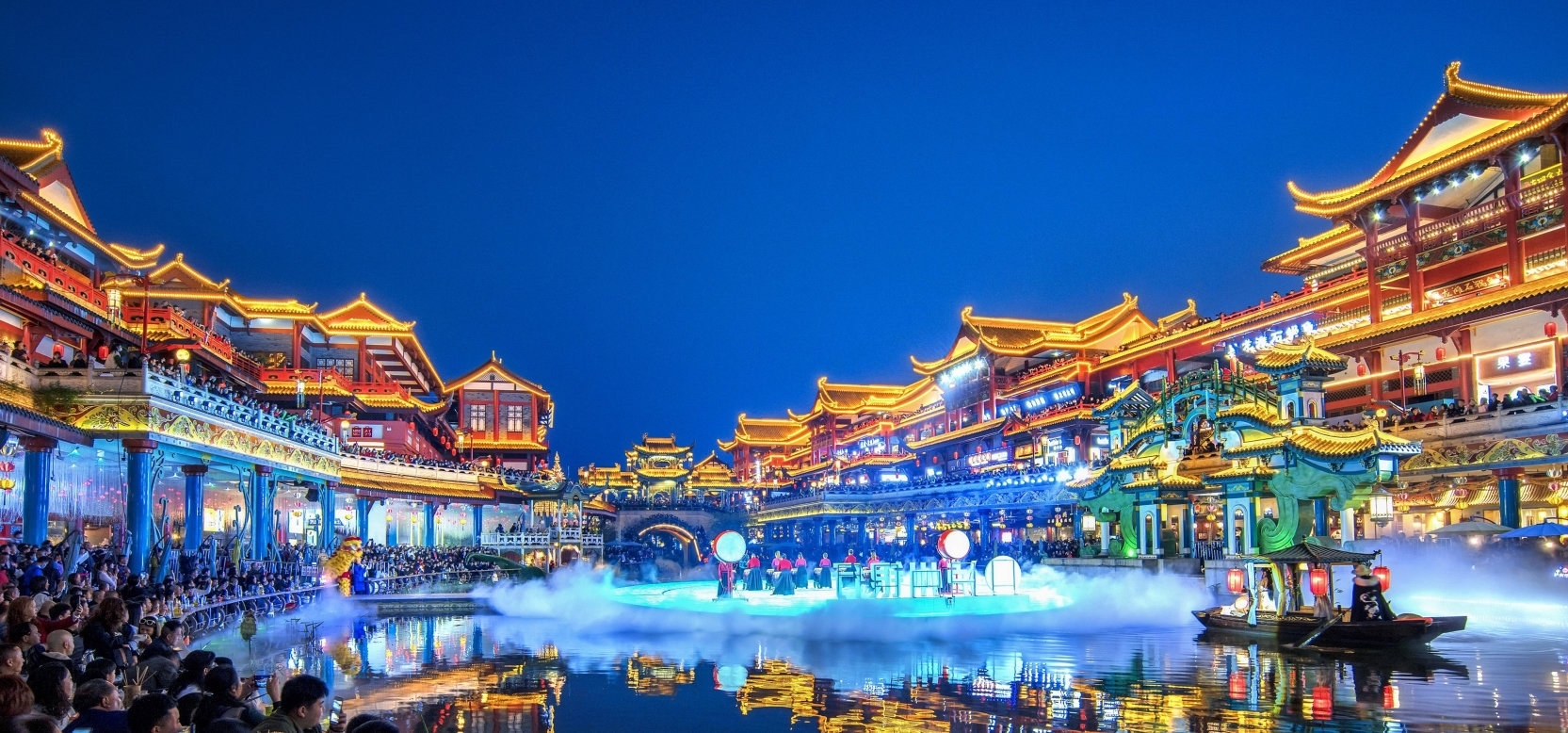 东坡水街夜景流光溢彩.眉山东坡区文广旅局供图.