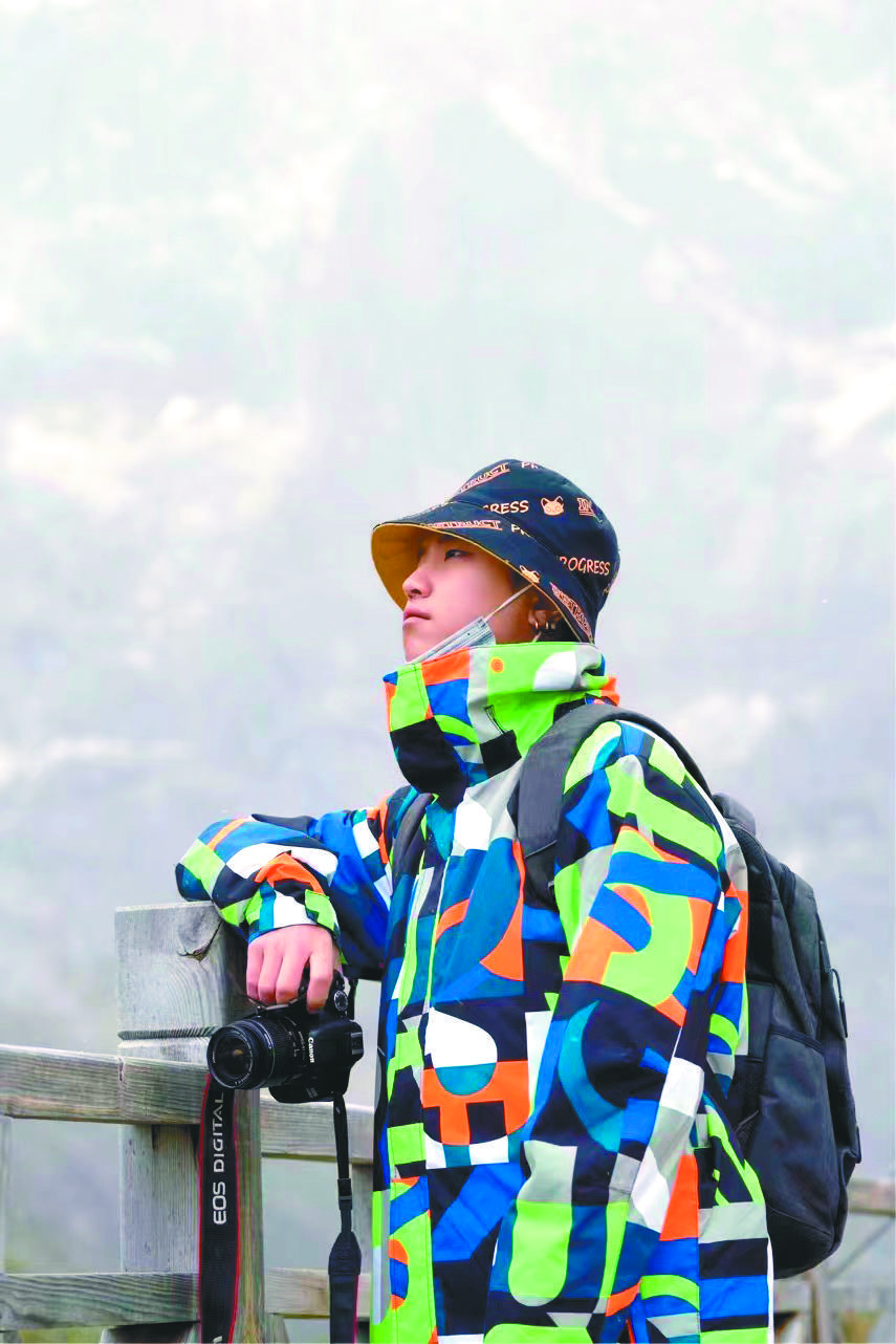 张梓淇rev 抖音音乐人 b站旅游视频up主 今日头条优质旅游领域创作者