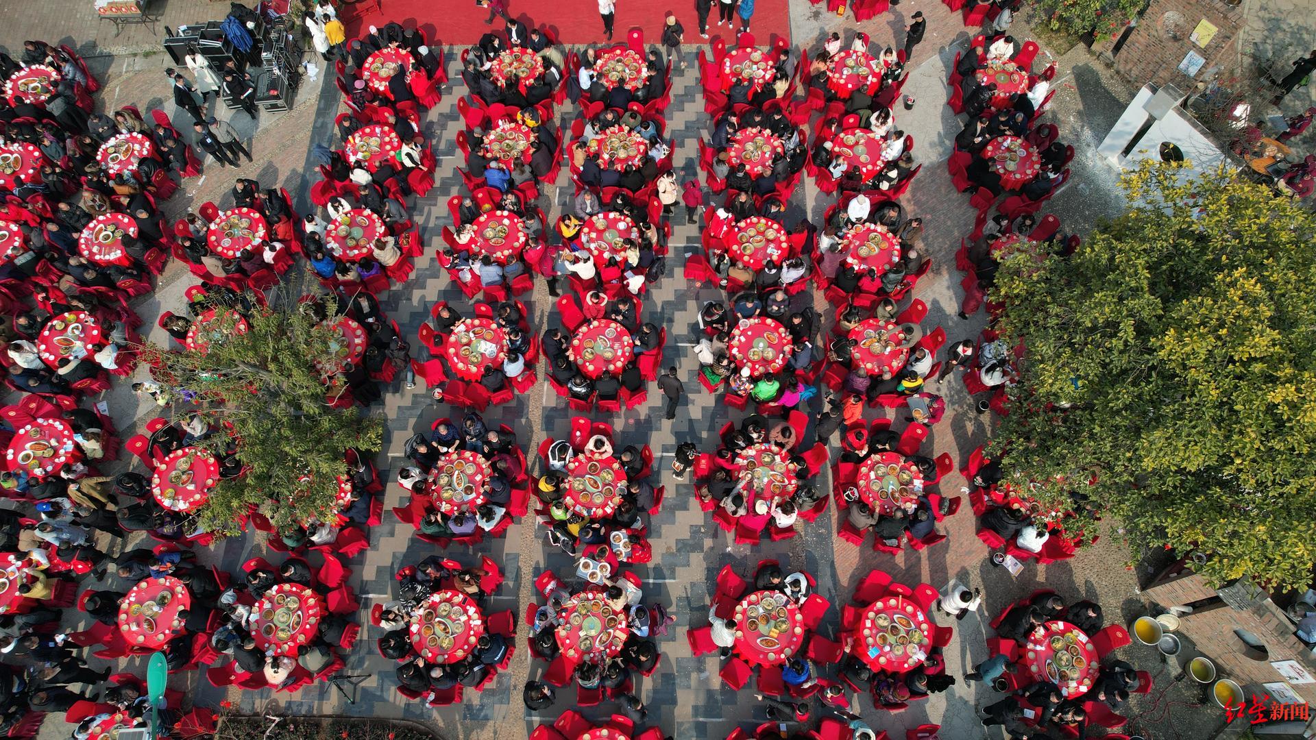 时隔三年广汉连山举办千人九大碗坝坝宴