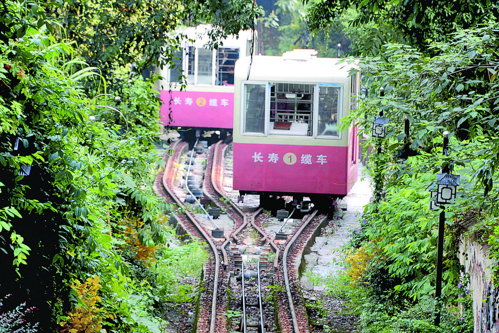 目前仍在运行的长寿西岩客运缆车，免费运送旅客。