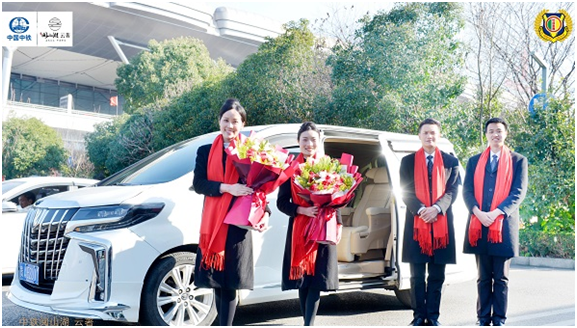 贵阳中铁阅山湖云著新春元宵启动业主专属埃尔法接机服务