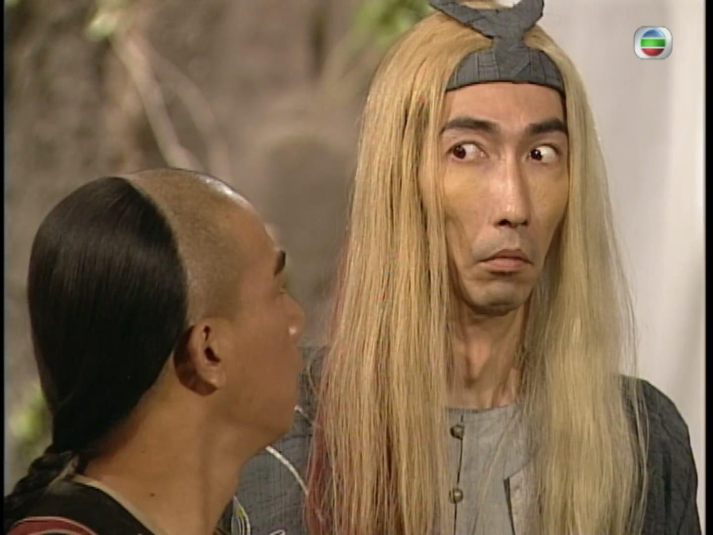 在陈小春主演的港剧《鹿鼎记》中,车保罗(右)出演了胖头陀一角.