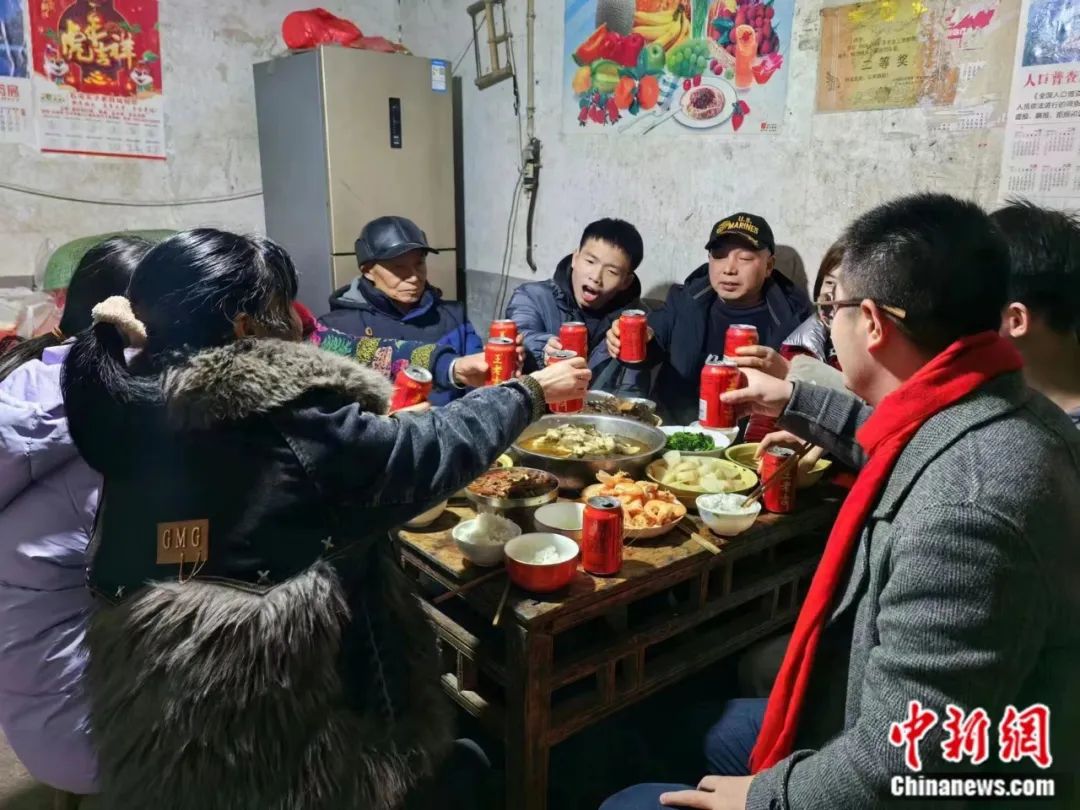 "泄洪英雄"甘宇的兔年心愿:多花点时间和家人在一起_新浪财经_新浪网