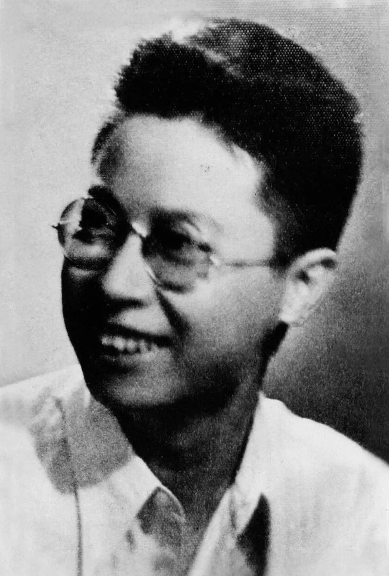 施蛰存远行廿载:未曾隐退的海派文化代表人物 | 高访61大师的背影