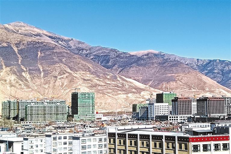 山南市泽当城区一角