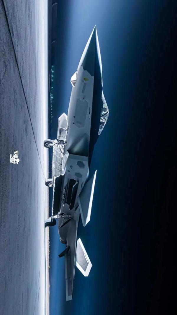 《流浪地球2》中酷似歼-20的惊喜,你发现了吗?|歼-20_新浪财经_新浪网