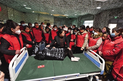 1月30日，家政服务人员接受培训。新京报记者 郑新洽 摄