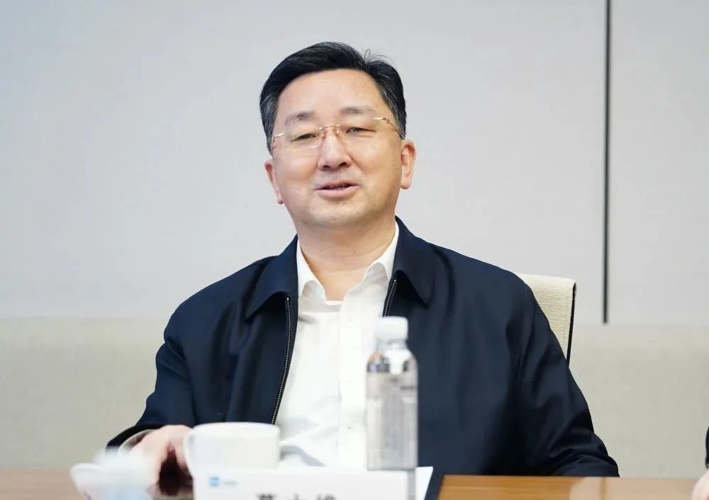 葛大维充分肯定了白云区的区位优势以及政策优势,并对白云区一行的到