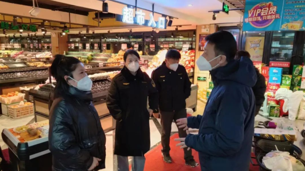 广西灵川县大圩镇市场监管所“三严”开展旅游市场食品安全整治行动