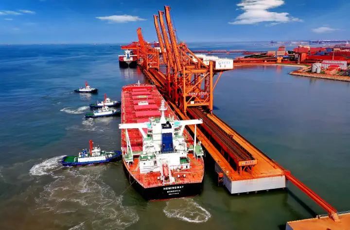 这是唐山港曹妃甸港区矿石码头