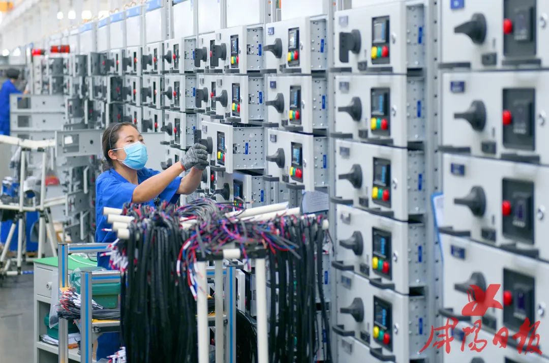 正泰电气西北产业园装配车间.咸阳日报全媒体记者 杨宇晗 摄(资料图)