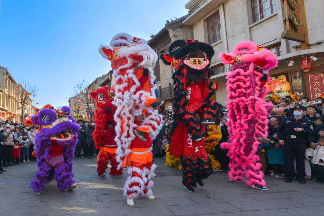 舞狮表演.张银宝摄