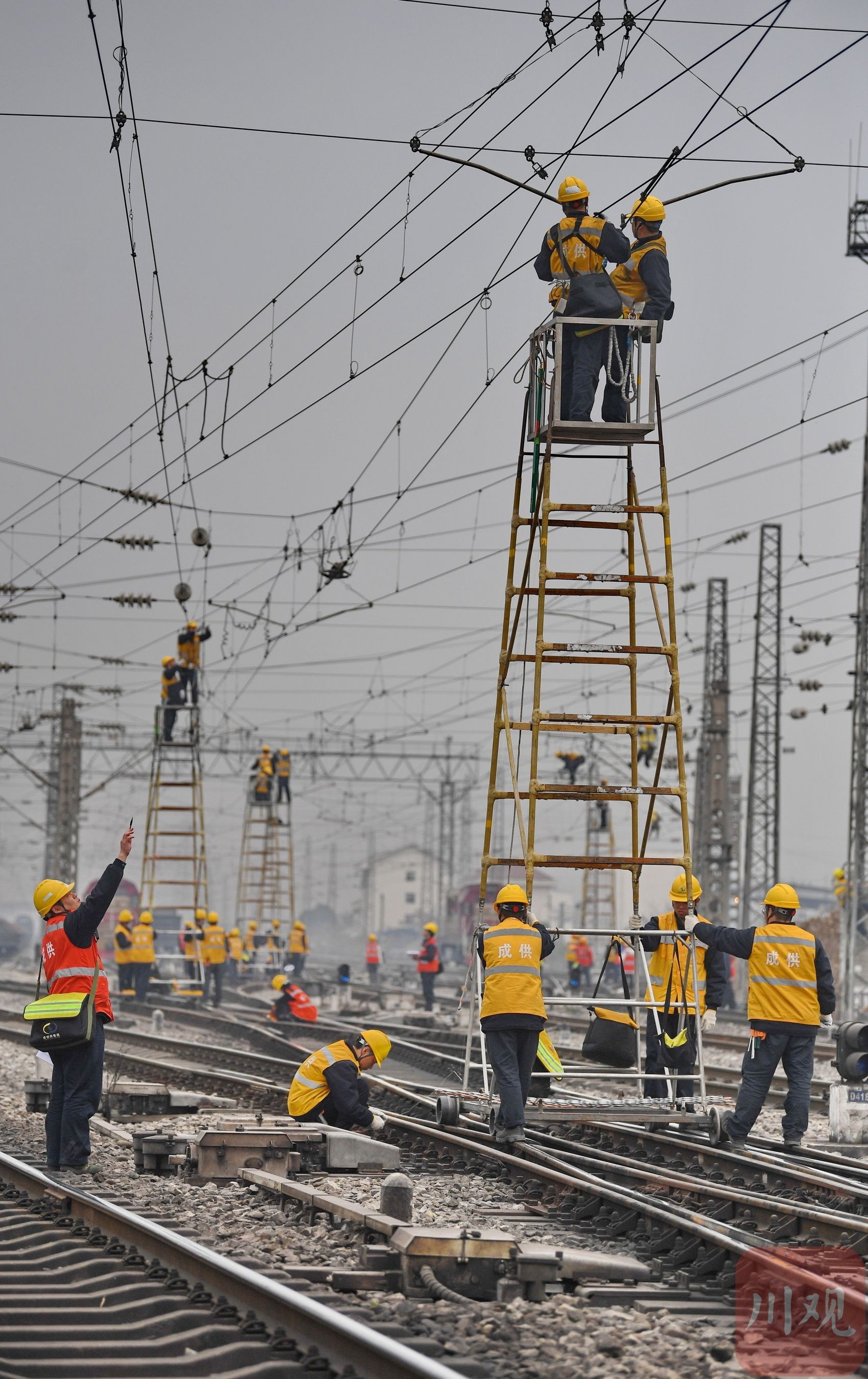 c视频丨春运保畅 186名铁路接触网检修工集中排隐患