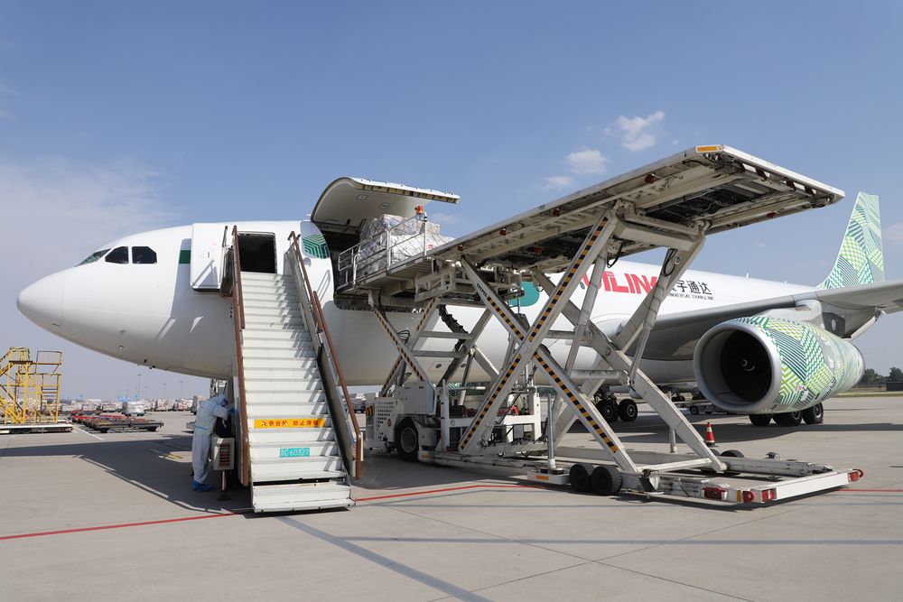墨西哥货运航空公司马斯航空一架全货机抵达郑州机场.(受访者供图)