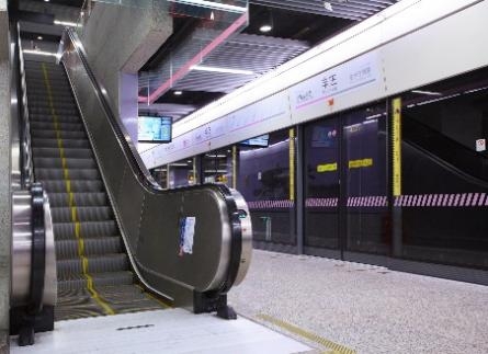 　　蒂升电梯为上海多条地铁线路提供设备，并提供专业的日常维护保养
