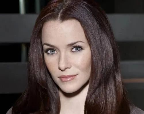 作者 | 刑初美国时间1月29日早晨,女演员安妮·沃辛(annie wersching)