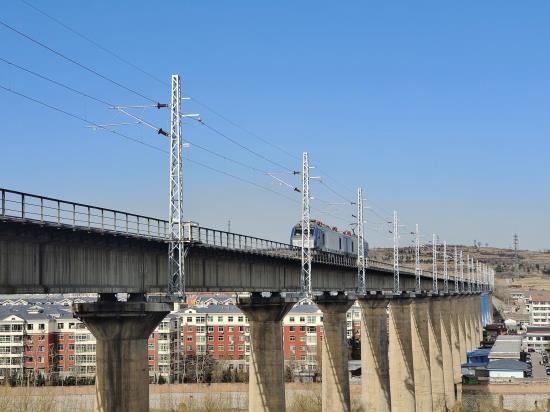通号郑州电气化局参建阳涉铁路电气化改造工程顺利开通