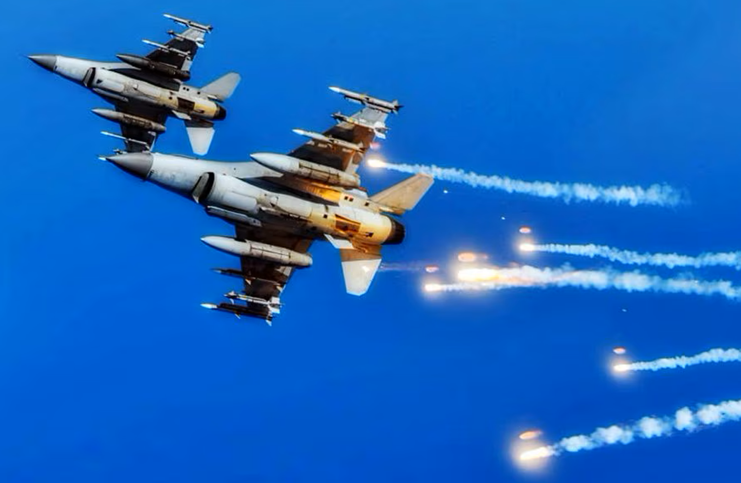 闹乌龙美防长访韩期间韩国战机误射一枚热诱弹