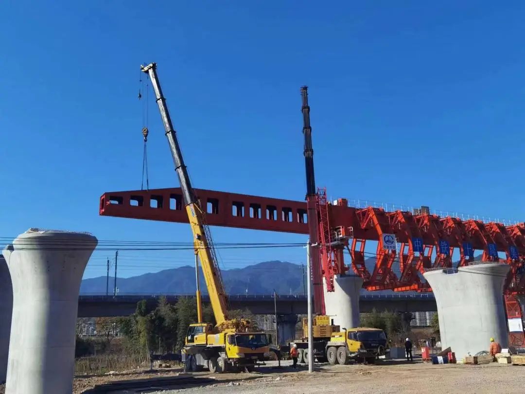 丽水疏解线特大桥移动模架拼装施工现场