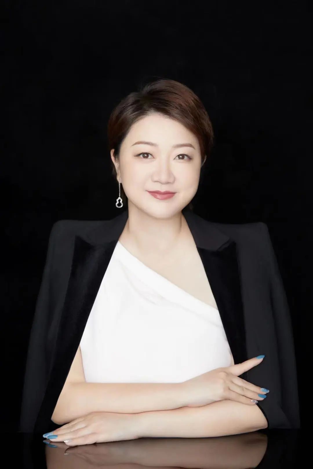 "五矿信托家族办公室总经理尹璐在接受中国证券报《收藏投资导刊》