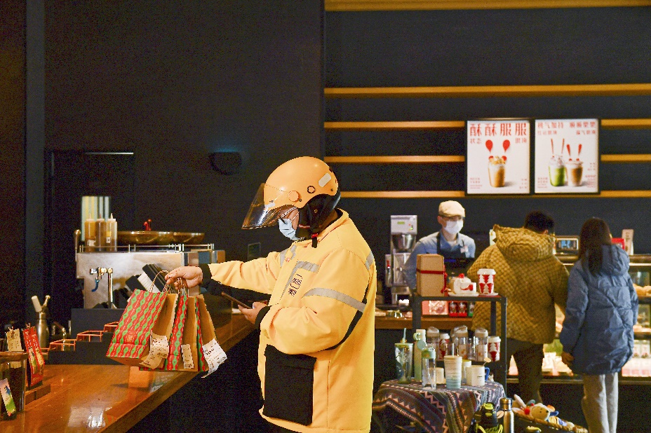 随着"外卖送一切"的普及,景区外卖已经成为普遍消费场景.